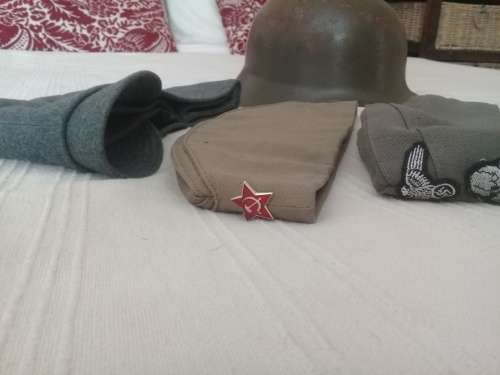 LOT of military Hats/Caps and 3 cap Badges